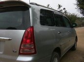 Bán Toyota Innova đời 2010, màu bạc chính chủ