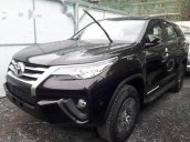 Bán Toyota Fortuner 2.4 đời 2017, màu đen, giá 981tr