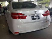 Bán Toyota Camry sản xuất 2017, màu trắng