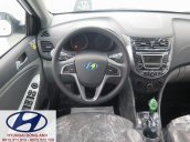 Cần bán Hyundai Accent 1.4 AT đời 2017, màu trắng