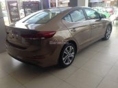 Hyundai Cầu Diễn cần bán xe Hyundai Elantra 2.0 AT 2017, màu nâu, giá chỉ 670 triệu