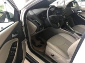 Cần bán Ford Focus Titanium 1.5L Ecoboost đời 2017, màu trắng, giá tốt