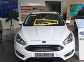 Cần bán Ford Focus Titanium 1.5L Ecoboost đời 2017, màu trắng, giá tốt