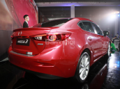 Bán Mazda 3 FL đỏ 2018 sẵn màu giao xe ngay, trả góp 90% thủ tục đơn giản nhất, LH: 0938809143