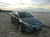 Cần bán gấp Hyundai i30 CW đời 2009, màu ghi đá