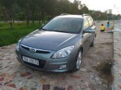 Cần bán gấp Hyundai i30 CW đời 2009, màu ghi đá