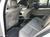 Cần bán Mercedes C200 đời 2008, màu trắng