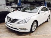 Cần bán Hyundai Sonata đời 2017, màu trắng