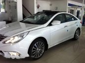 Cần bán Hyundai Sonata đời 2017, màu trắng