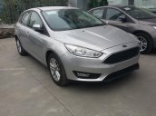 Cần bán Ford Focus Trend 1.5 AT Ecoboost Hatchback đời 2017, màu bạc, 595 triệu