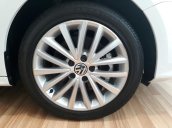 Bán Volkswagen Jetta đời 2017, màu trắng, xe nhập, giá chỉ 999 triệu