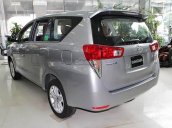 Bán xe Toyota Innova 2.0V đời 2017, màu bạc