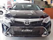 Cần bán xe Toyota Camry 2.5Q đời 2017, màu đen