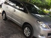 Bán xe Toyota Innova G sản xuất 2011, màu bạc số sàn