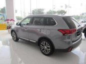 Cần bán Mitsubishi Outlander 2.0 CVT sản xuất 2017, màu xám, nhập khẩu