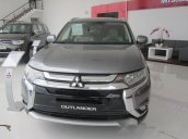 Cần bán Mitsubishi Outlander 2.0 CVT sản xuất 2017, màu xám, nhập khẩu