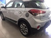 Bán Hyundai i20 Active đời 2017, màu trắng, 608 triệu