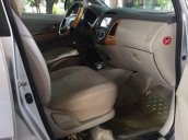 Bán xe Toyota Innova G sản xuất 2011, màu bạc số sàn