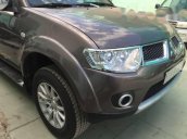 Cần bán xe Mitsubishi Pajero đời 2014, màu xám số tự động