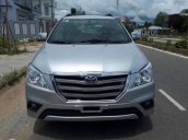 Cần bán Toyota Innova E đời 2010, màu bạc