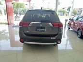 Bán xe Mitsubishi Outlander Mivec sản xuất 2017, màu nâu, xe nhập