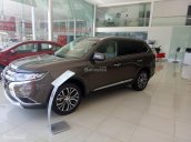 Bán xe Mitsubishi Outlander Mivec sản xuất 2017, màu nâu, xe nhập