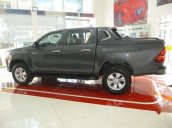 Bán Toyota Hilux 2.4E MT sản xuất 2017, 697 triệu