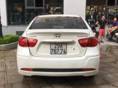 Cần bán xe Hyundai Avante AT đời 2013, giá tốt