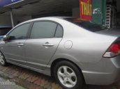 Cần bán gấp Honda Civic 1.8 đời 2009, màu bạc xe gia đình giá cạnh tranh