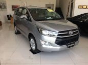 Bán ô tô Toyota Innova sản xuất 2017, màu bạc 