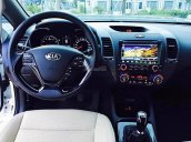 Cần bán xe Kia Cerato 1.6 MT đời 2016, màu trắng