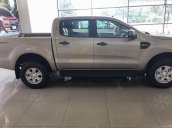 Cần bán Ford Ranger XLS MT 2.2L 4x2 đời 2017, màu vàng cát, giá cạnh tranh