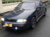 Cần bán Nissan Bluebird MT sản xuất 1993 số sàn, giá tốt