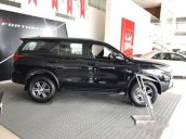 Bán Toyota Fortuner sản xuất 2017, màu đen, giá 981tr