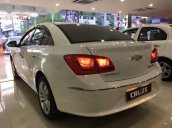 Bán ô tô Chevrolet Cruze đời 2017, màu trắng 