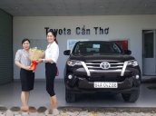 Bán Toyota Fortuner sản xuất 2017, màu đen, giá 981tr