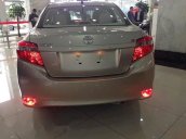 Cần bán xe Toyota Vios đời 2017, màu bạc