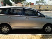 Cần bán Toyota Innova đời 2010, màu bạc