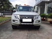 Cần bán Mitsubishi Pajero 3.0AT V6 đời 2016, màu trắng, xe nhập