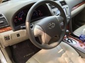 Bán xe cũ Toyota Camry đời 2010, màu bạc số tự động, giá 675tr