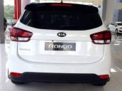 Bán xe Kia Rondo đời 2017, màu trắng  