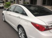 Cần bán lại xe Hyundai Sonata đời 2011, màu trắng chính chủ, giá 620tr