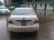 Cần bán gấp Toyota Vios đời 2010, màu trắng, giá tốt