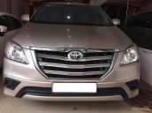 Bán xe Toyota Innova 2.0E đời 2015, màu bạc đẹp như mới giá cạnh tranh