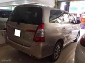 Bán xe Toyota Innova 2.0E đời 2015, màu bạc đẹp như mới giá cạnh tranh