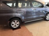 Bán Toyota Innova 2.0 E đời 2017, màu xám giá cạnh tranh