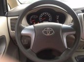 Cần bán lại xe Toyota Innova đời 2015, giá tốt