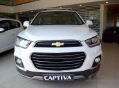 Bán ô tô Chevrolet Captiva đời 2017, màu trắng