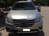 Bán xe Toyota Innova đời 2015, màu bạc chính chủ