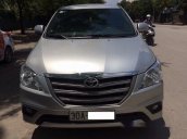 Cần bán lại xe Toyota Innova đời 2015, giá tốt